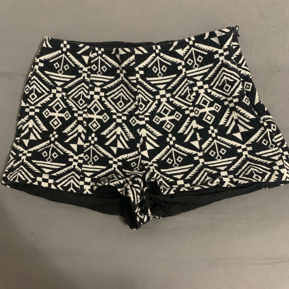 Love Culture Black and White Patterned High Waist Shorts - Picture 1 of 3